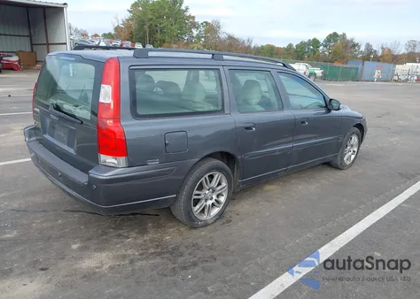 2007 Volvo V70 2.4 z USA, uszkodzony, nr VIN YV1SW612272626930